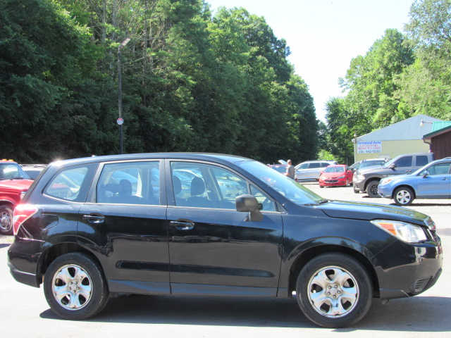 Used 2014 Subaru Forester 2.5i AWD/4WD image 10