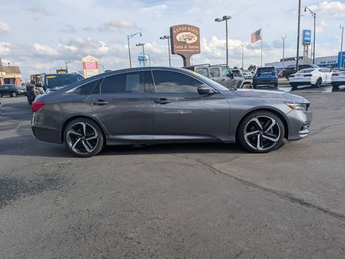 Used 2018 Honda Accord Sport image 4