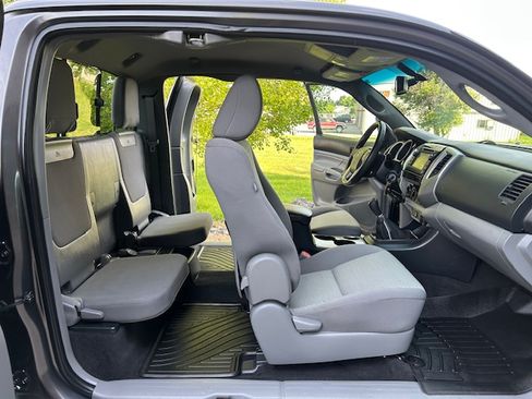 Used 2013 Toyota Tacoma 4x4 Access Cab image 13