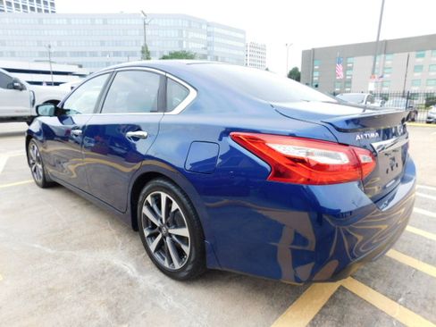 Used 2016 Nissan Altima 2.5 SR FWD image 5