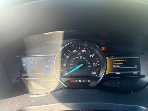 Used 2016 Ford Explorer XLT image 7