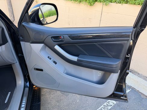 Used 2007 Toyota 4Runner Limited image 32