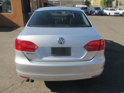 Used 2014 Volkswagen Jetta SE Sedan 4D FWD image 10