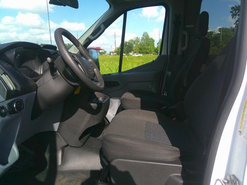 Used 2018 Ford Transit 350 RWD image 15