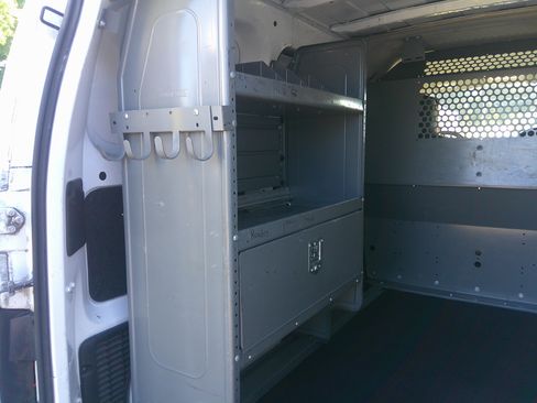 Used 2018 Nissan NV200 SV image 9