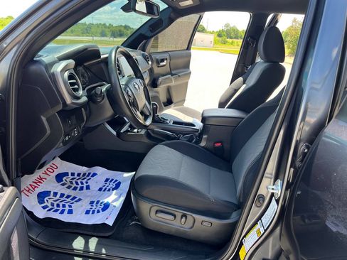 Used 2023 Toyota Tacoma TRD Sport image 14