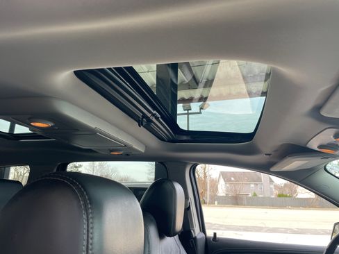 Used 2015 Chevrolet Traverse LTZ image 16