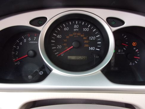 Used 2006 Toyota Highlander 4WD Limited V6 w/ 3rd Row image 13