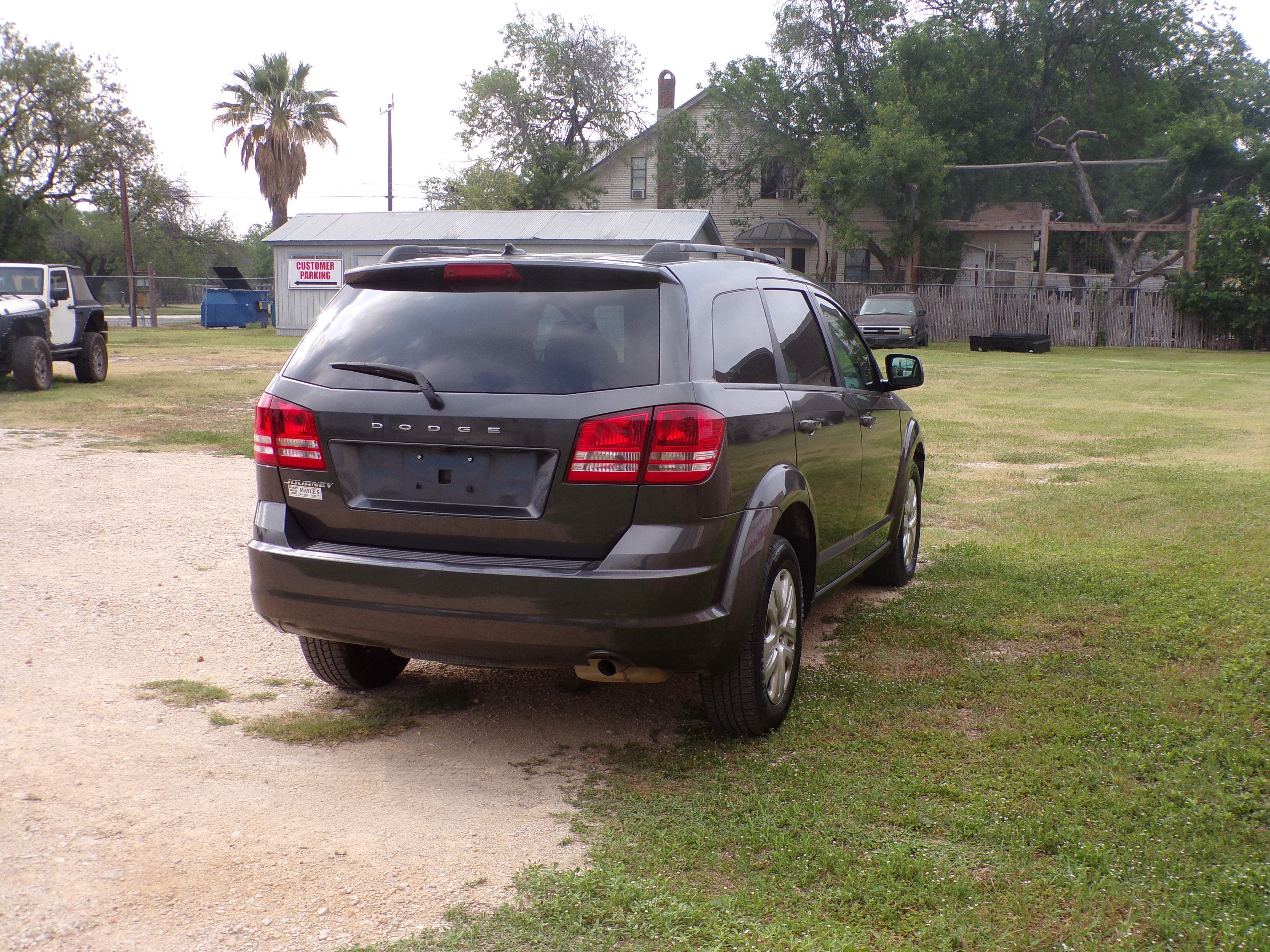 Used 2018 Dodge Journey SE FWD image 4