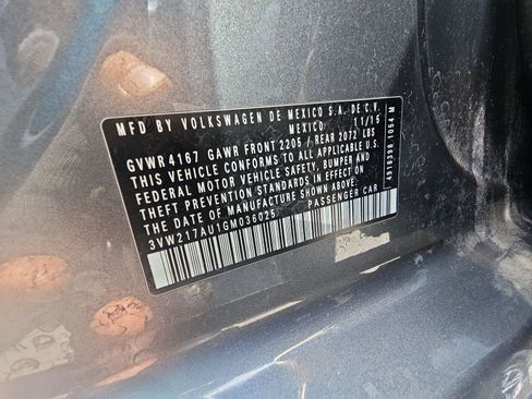 Used 2016 Volkswagen Golf image 11