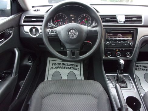 Used 2013 Volkswagen Passat 2.5 S FWD image 7