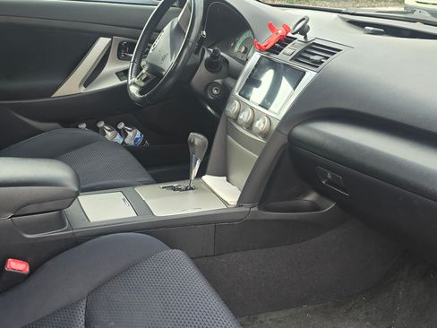 Used 2011 Toyota Camry SE image 5