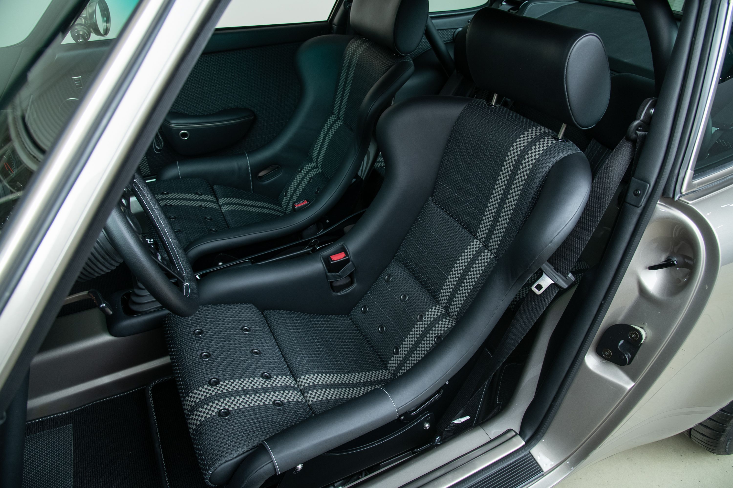 Used 1989 Porsche 911 Carrera RWD image 16