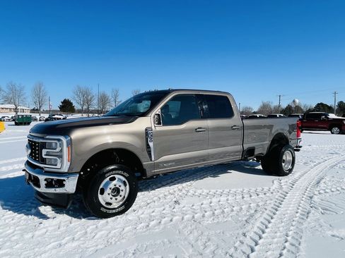 Used 2023 Ford F350 Lariat image 1