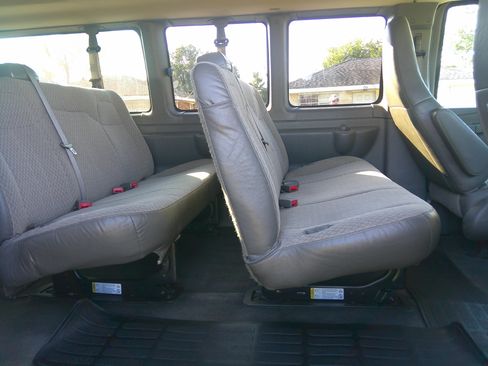 Used 2016 Chevrolet Express 3500 LT image 7