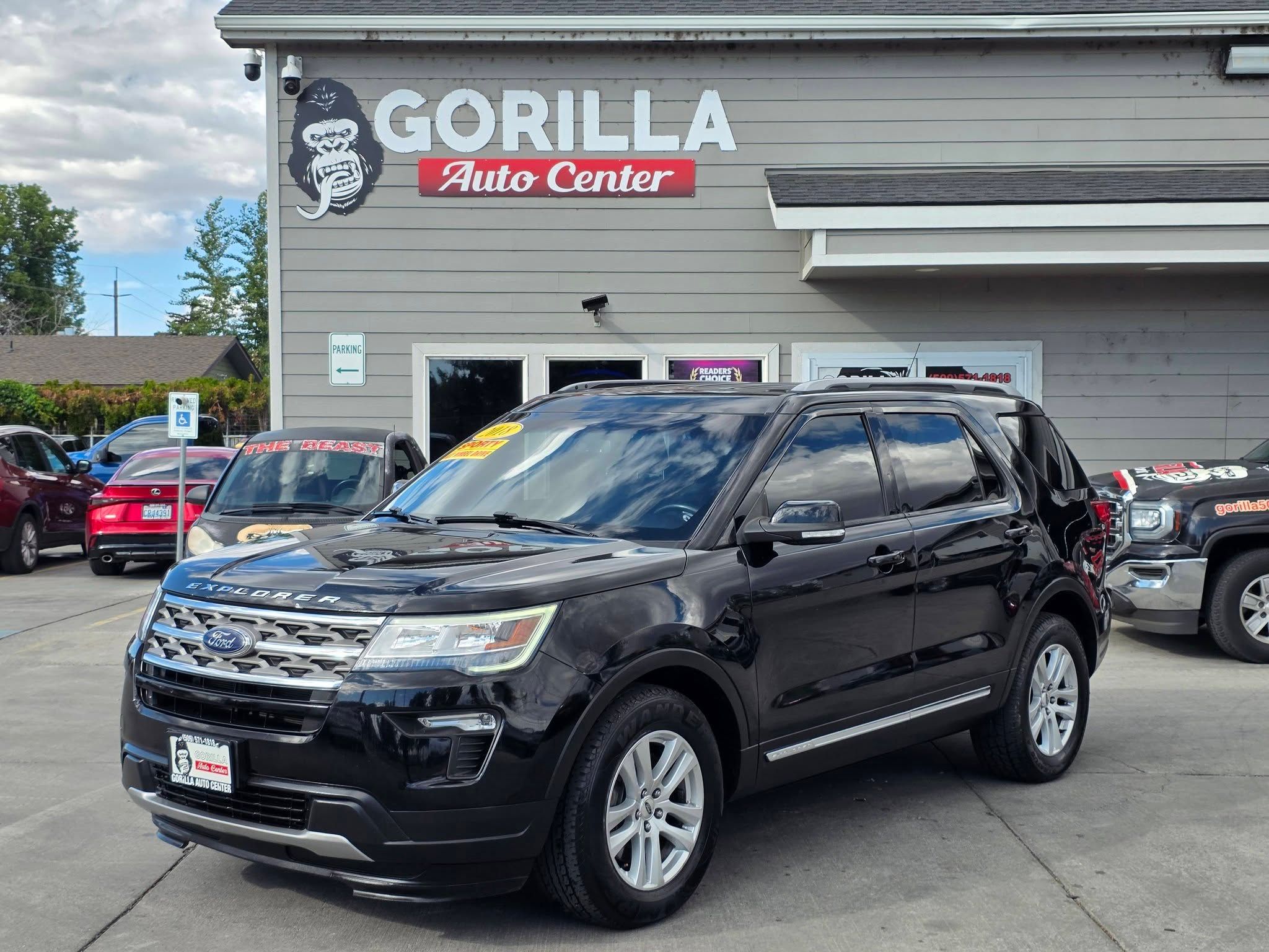 Used 2018 Ford Explorer 4WD XLT image 3