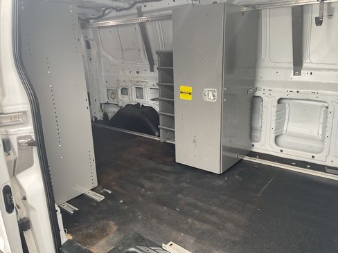 Used 2019 Ford Transit 250 RWD image 7