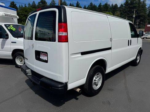 Used 2020 Chevrolet Express 2500 UNAVAIL RWD image 6