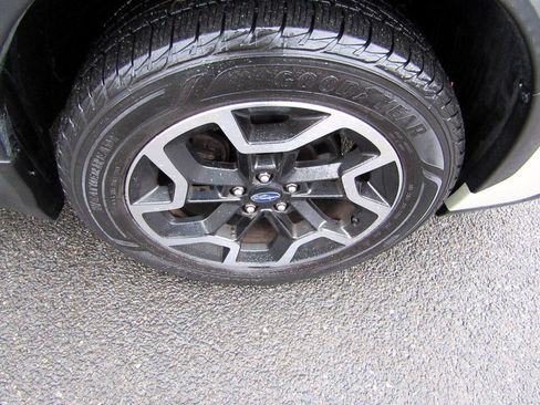 Used 2016 Subaru Crosstrek 2.0i Premium image 12