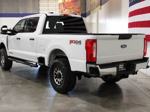 Used 2025 Ford F250 4x4 Crew Cab Super Duty image 3