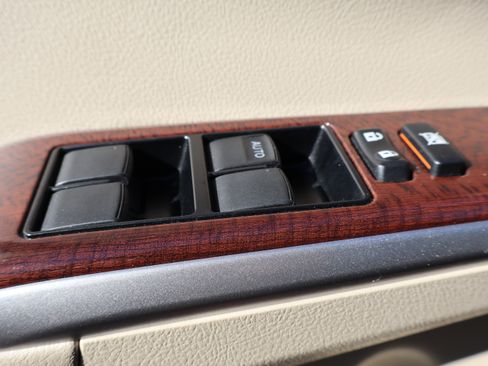 Used 2012 Toyota Camry XLE image 25