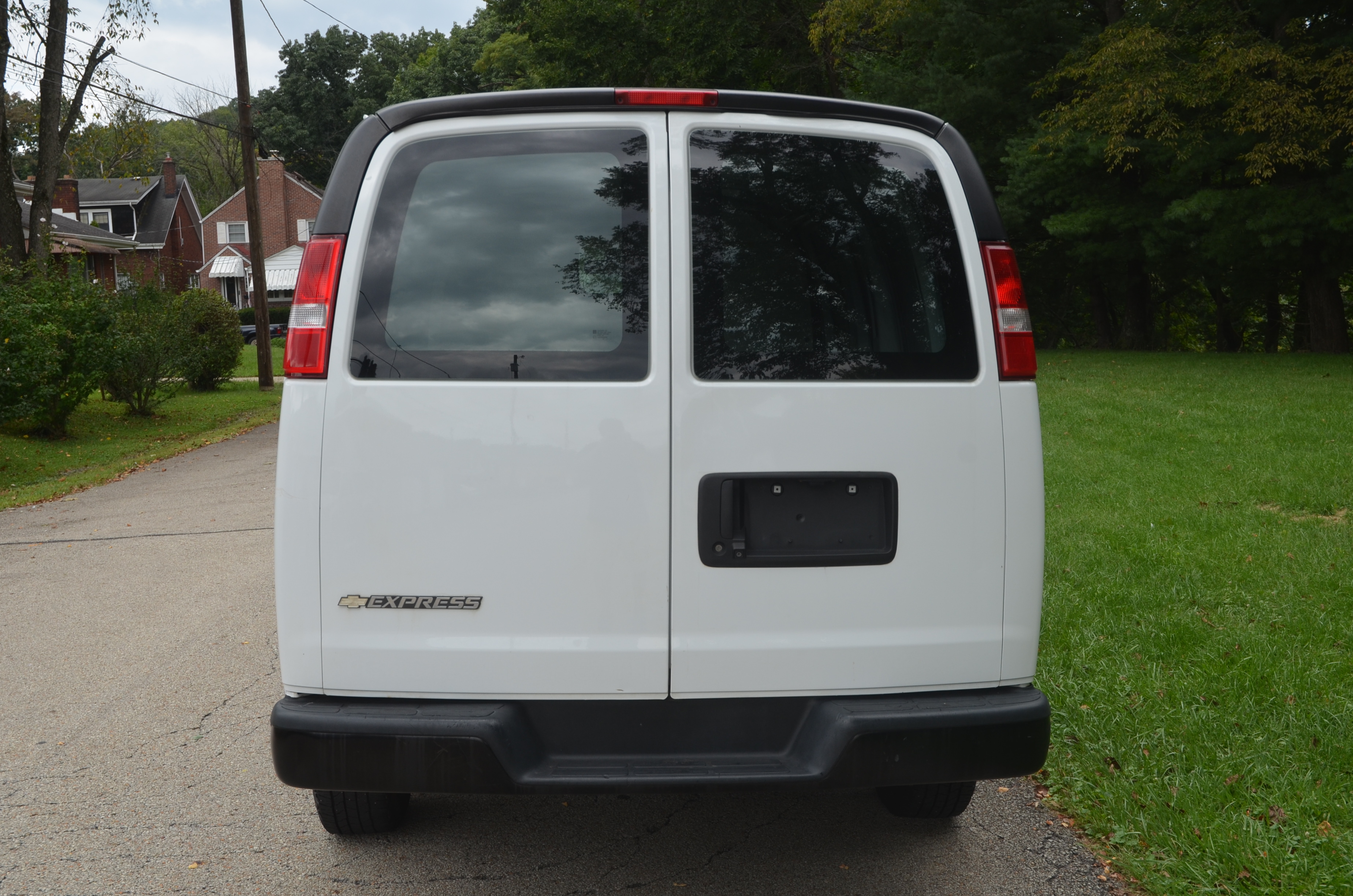 Used 2019 Chevrolet Express 2500 UNAVAIL RWD image 4