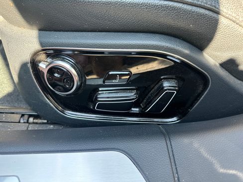 Used 2012 Audi A8 L 4.2 image 24