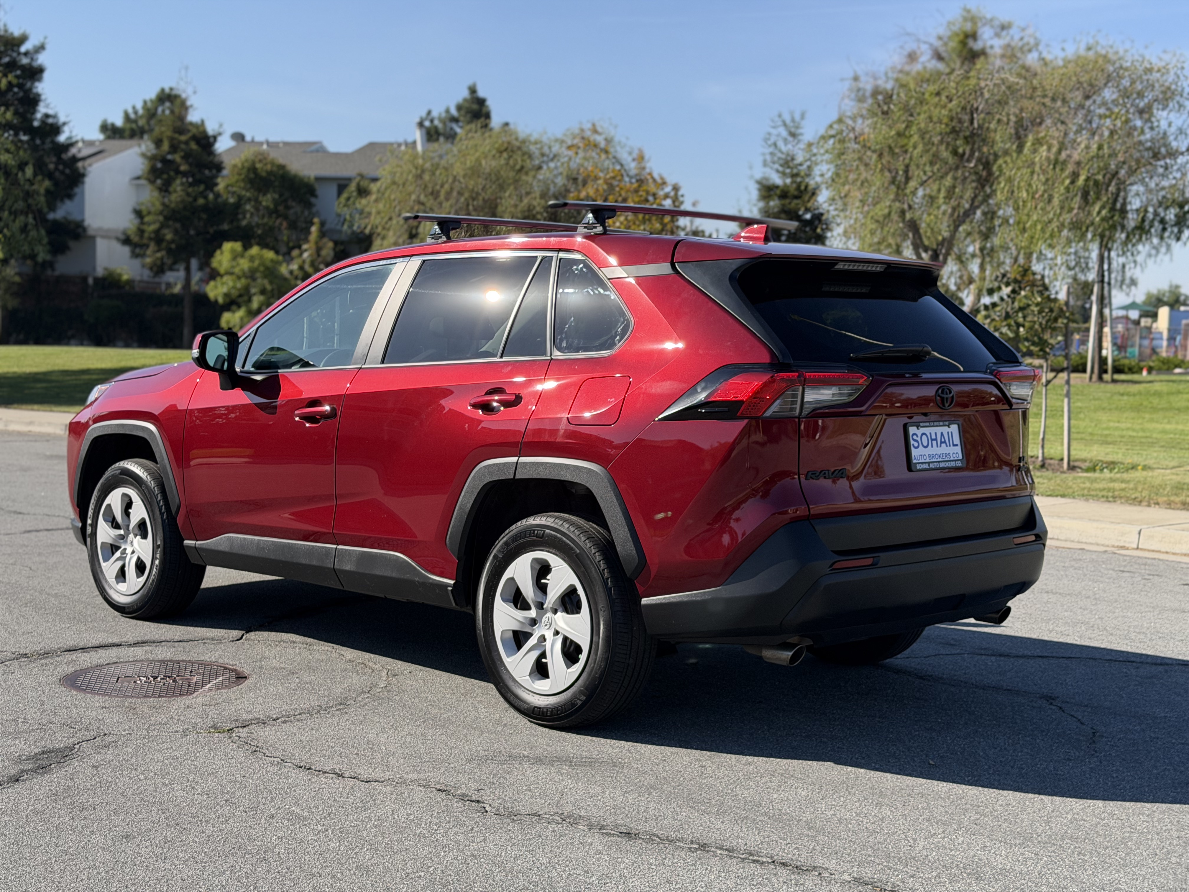 Used 2023 Toyota RAV4 AWD LE image 3