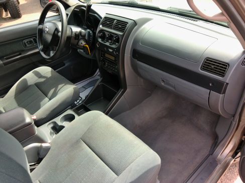 Used 2004 Nissan Frontier XE image 33