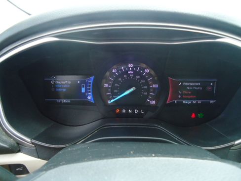 Used 2019 Ford Fusion SEL image 6