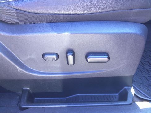Used 2019 Ford Escape 4WD Titanium image 35