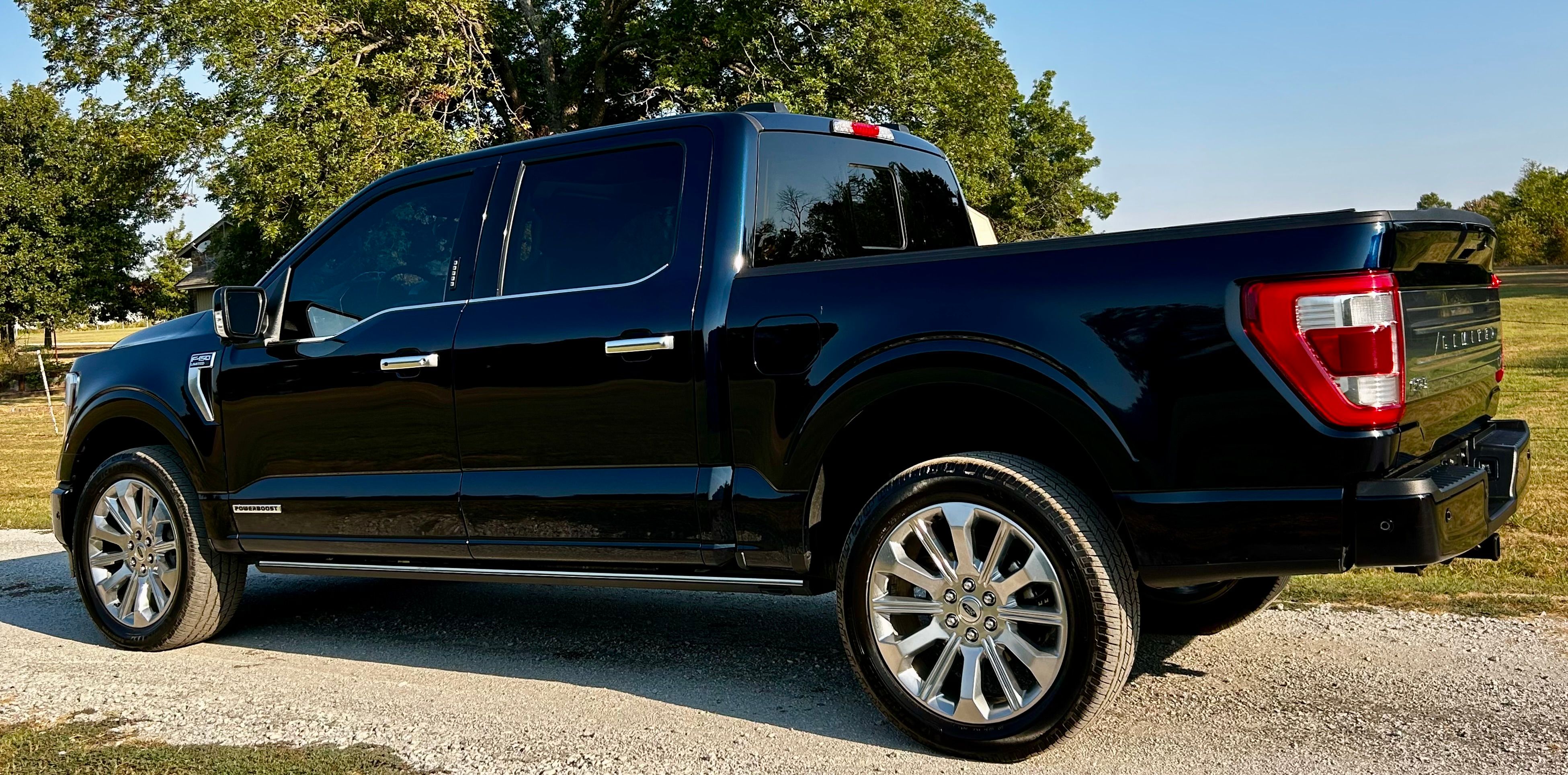 Used 2023 Ford F150 4x4 SuperCrew Hybrid image 4