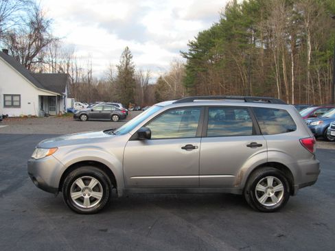 Used 2011 Subaru Forester 2.5X image 3