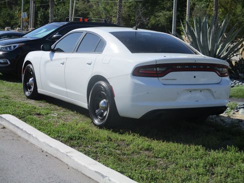 Used 2018 Dodge Charger image 3