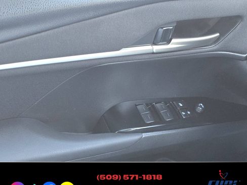 Used 2025 Toyota Camry LE image 17