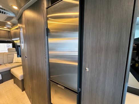 Used 2025 Mercedes-Benz Sprinter 3500 image 18