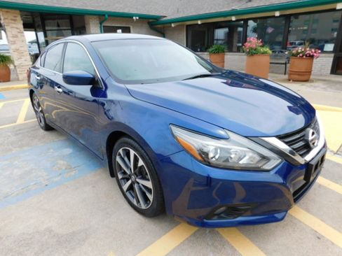 Used 2016 Nissan Altima 2.5 SR FWD image 1