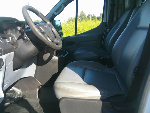 Used 2018 Ford Transit 150 XL image 14
