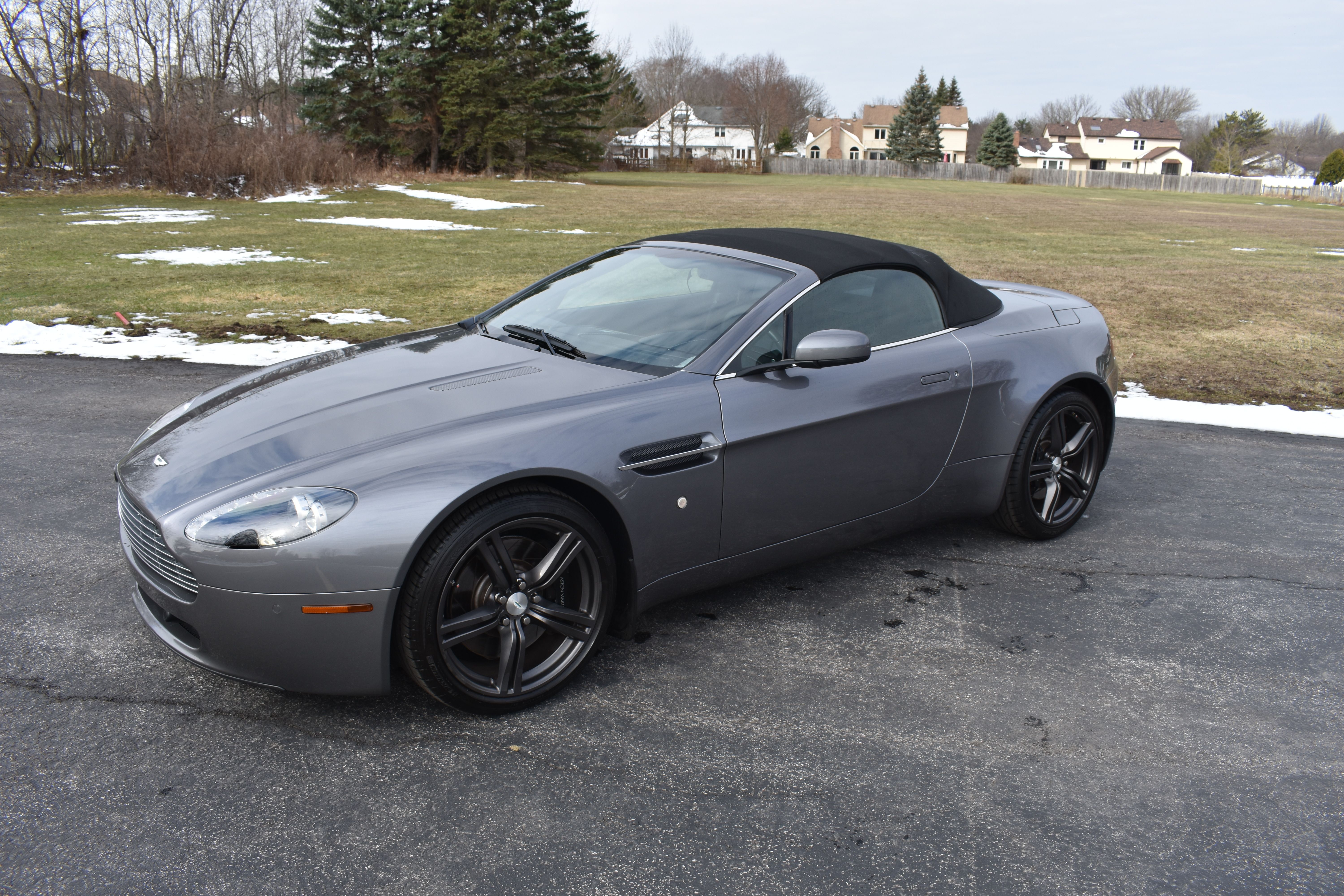 Used 2009 Aston Martin V8 Vantage Roadster RWD image 1