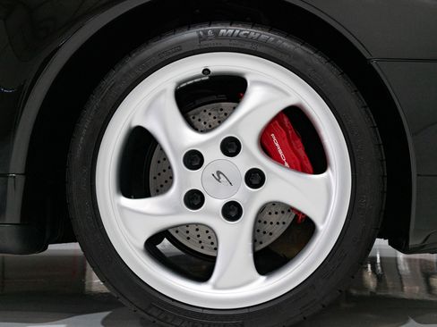 Used 1998 Porsche 911 Carrera 4S Coupe AWD/4WD image 18