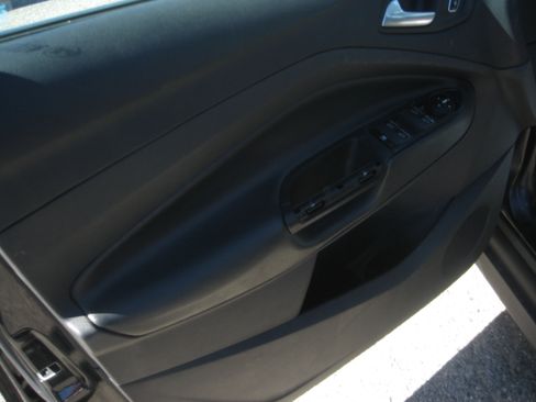 Used 2015 Ford C-MAX SEL image 8