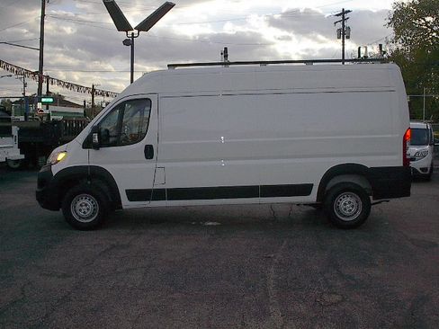 Used 2024 RAM ProMaster 2500 image 7