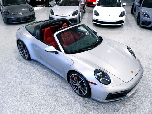 Used 2021 Porsche 911 Targa 4S AWD/4WD image 12
