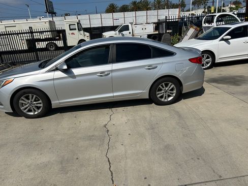 Used 2015 Hyundai Sonata SE FWD image 8