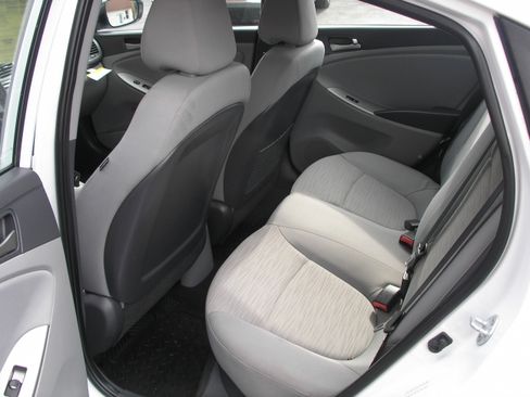 Used 2017 Hyundai Accent SE Sedan FWD image 7