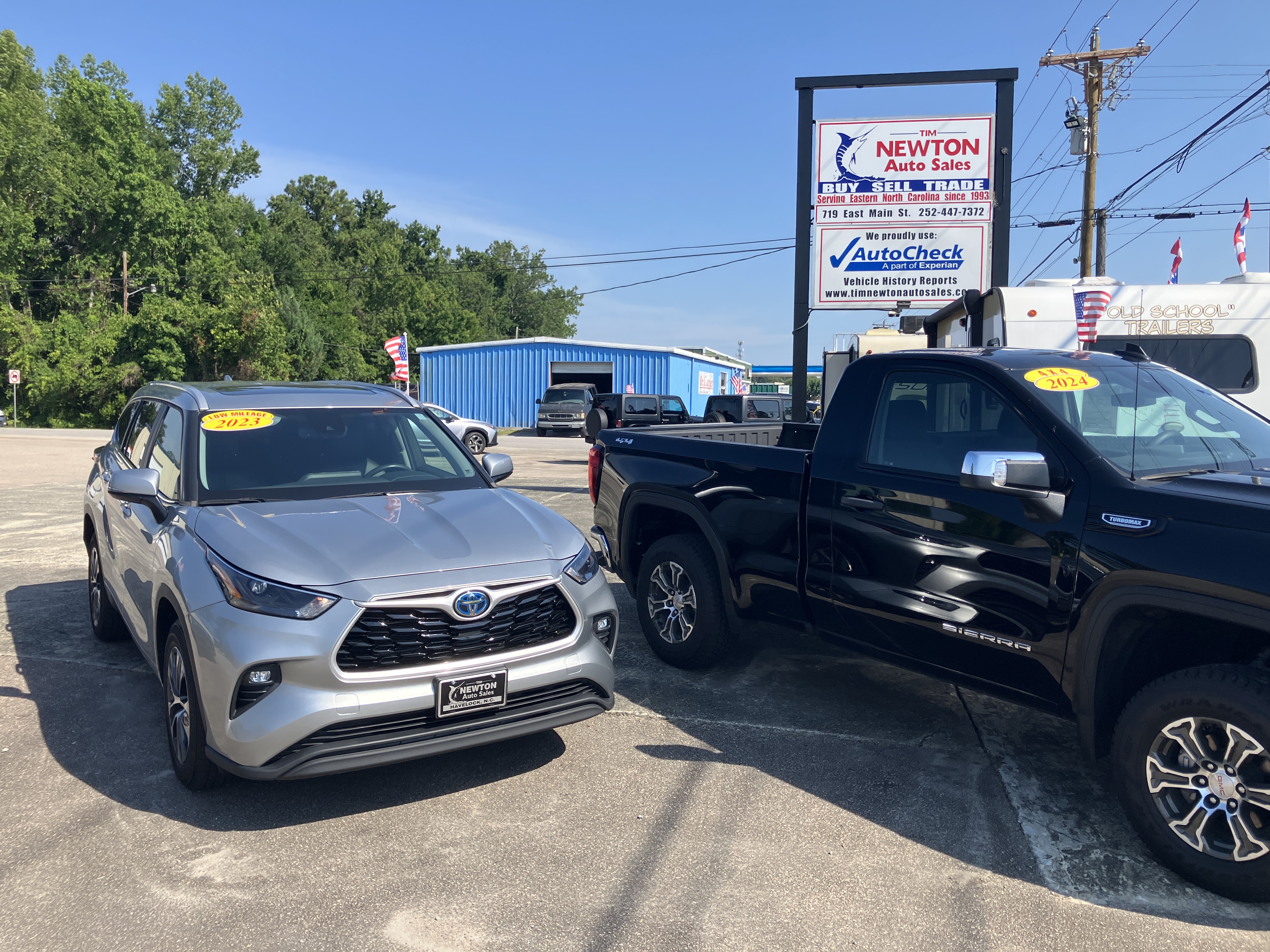Used 2023 Toyota Highlander FWD XLE Hybrid image 18