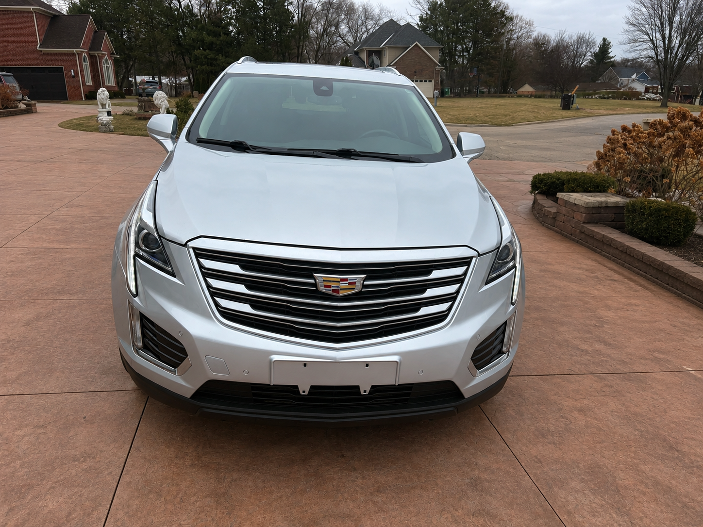 Used 2018 Cadillac XT5 Luxury FWD image 2