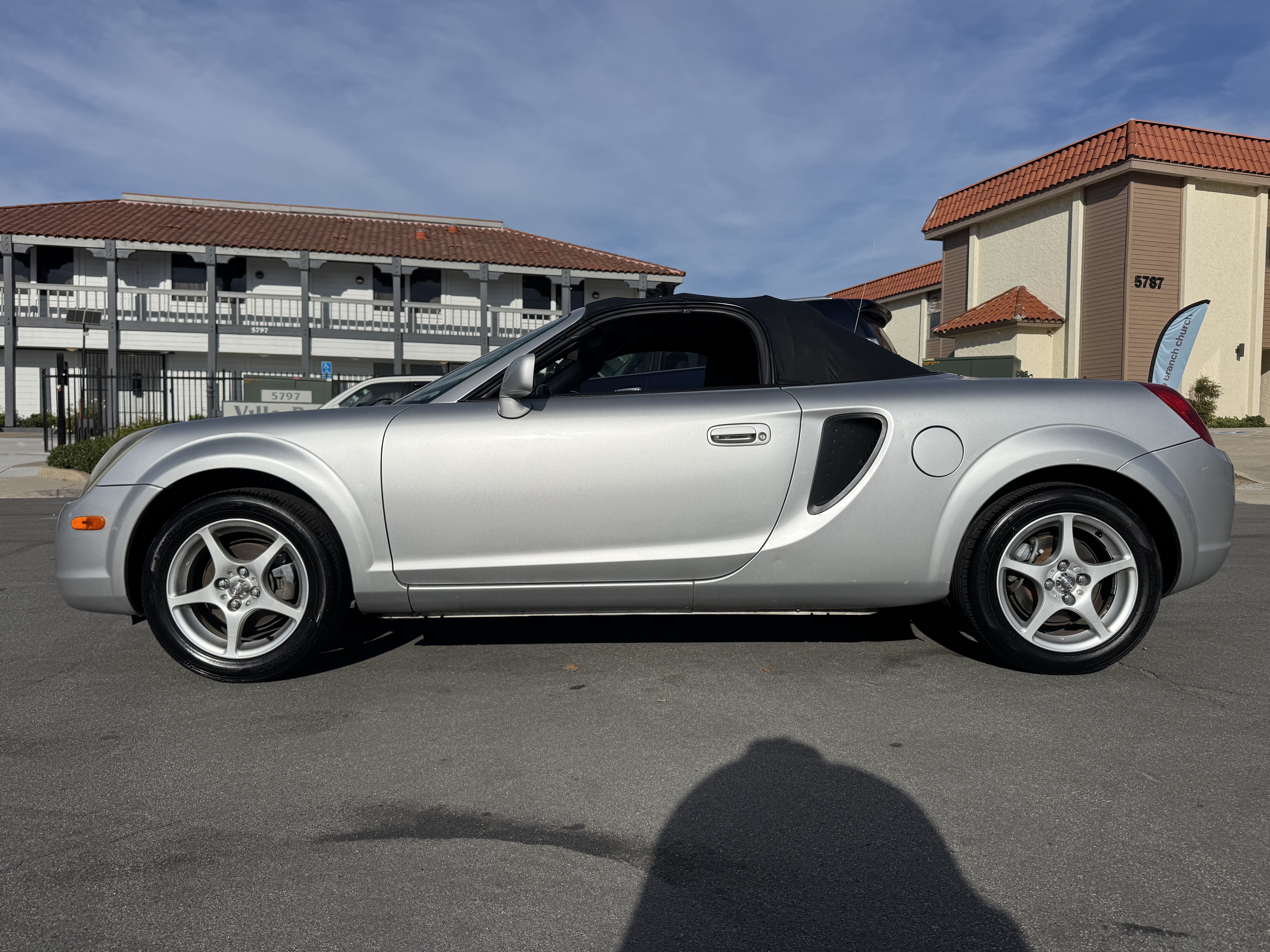 Used 2002 Toyota MR2 Spyder RWD image 17