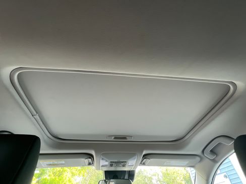 Used 2022 Toyota RAV4 AWD XLE w/ Convenience Package image 18
