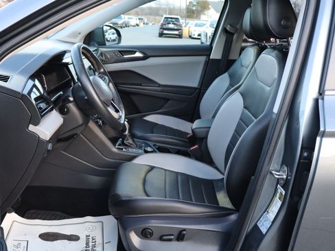 Used 2022 Volkswagen Taos SEL image 13